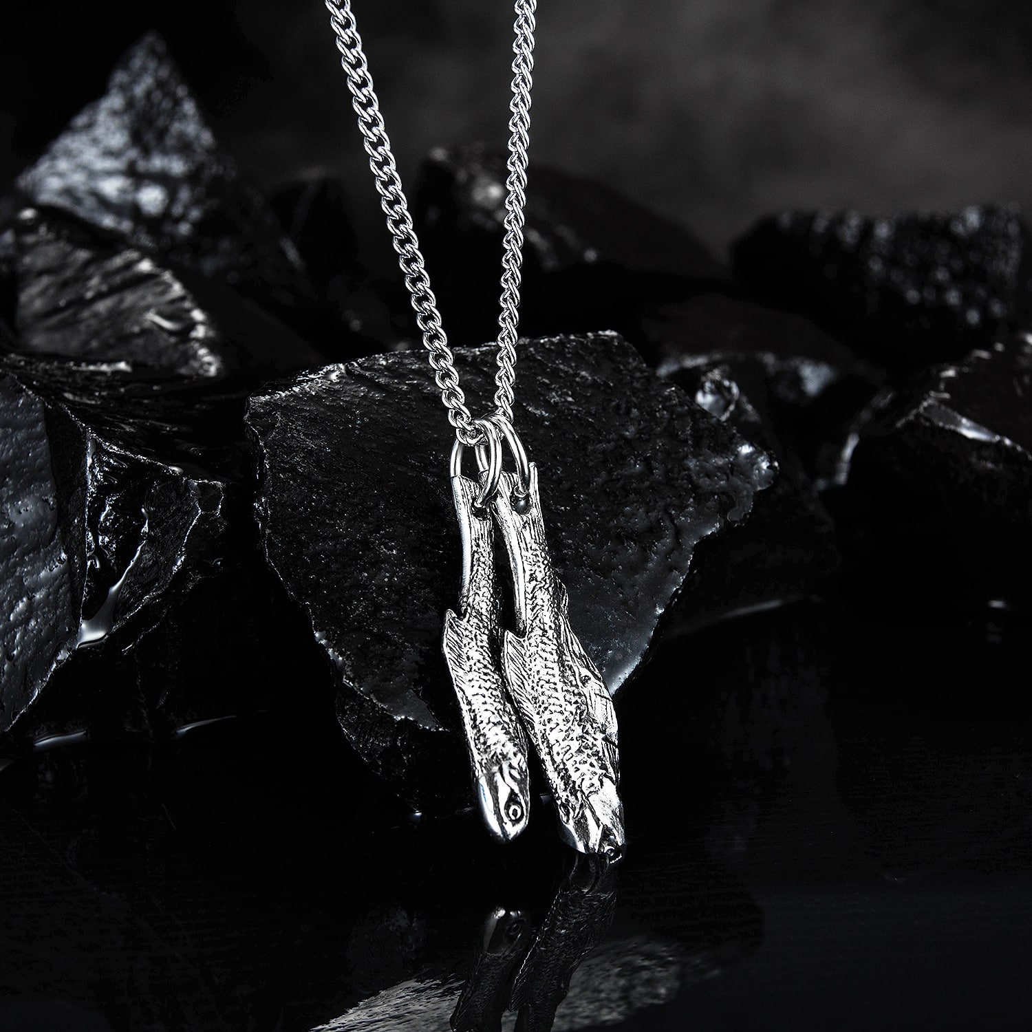 Unique Stainless Steel Fish Pendant Necklace – Ideal for Lovers!