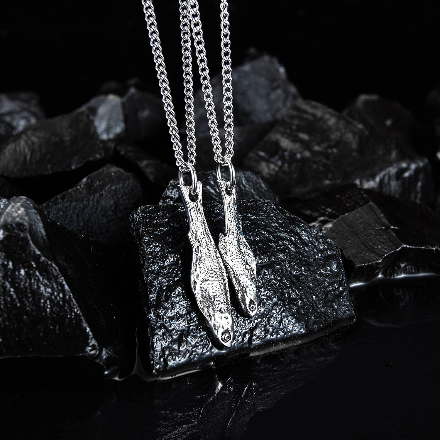 Unique Stainless Steel Fish Pendant Necklace – Ideal for Lovers!