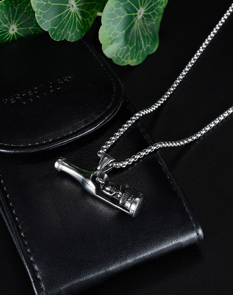 Personality Wine Bottle Pendant Necklace for Fashion-Forward Individuals