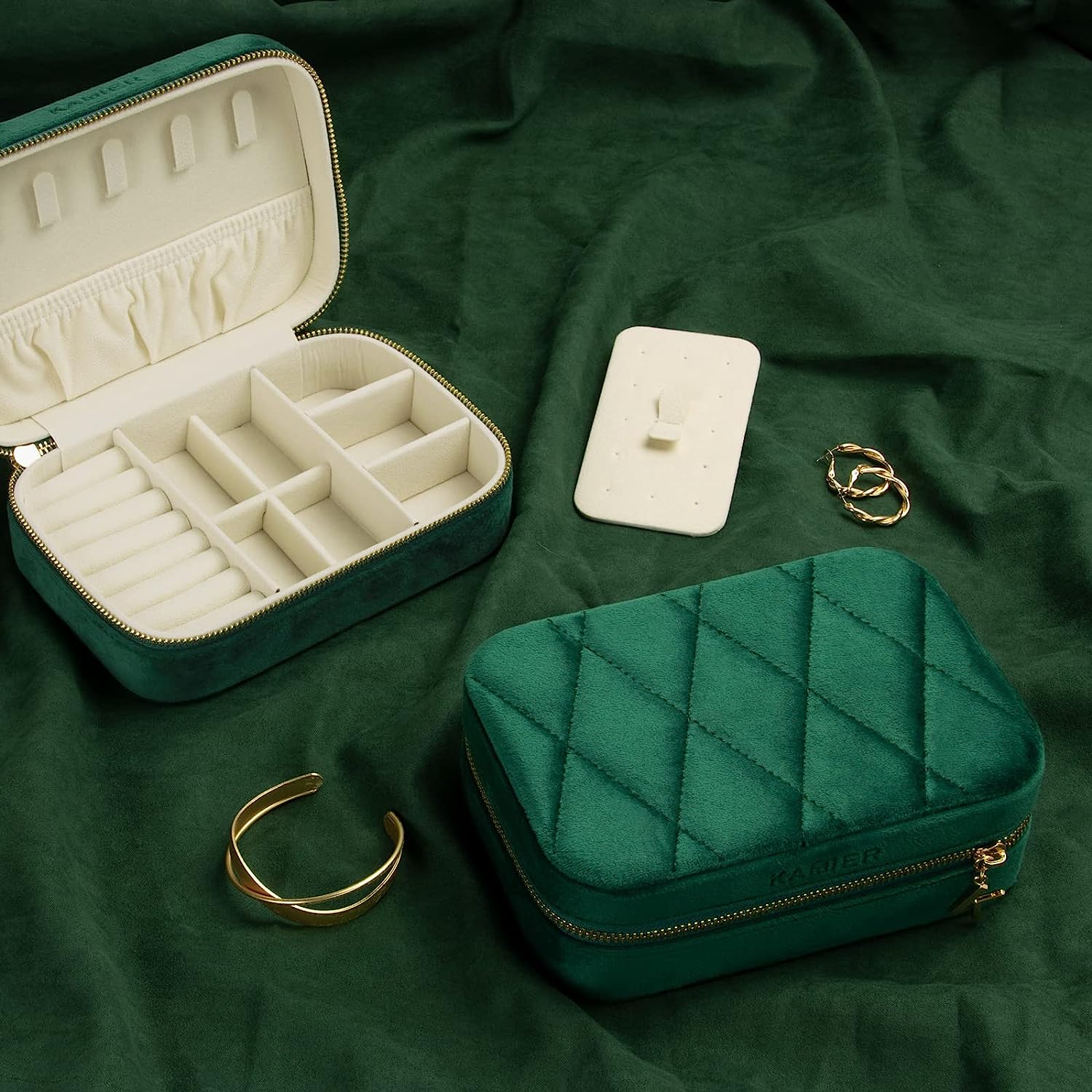 US Luxurious Quilted Velvet Jewelry Box for Collectors and Enthusiasts