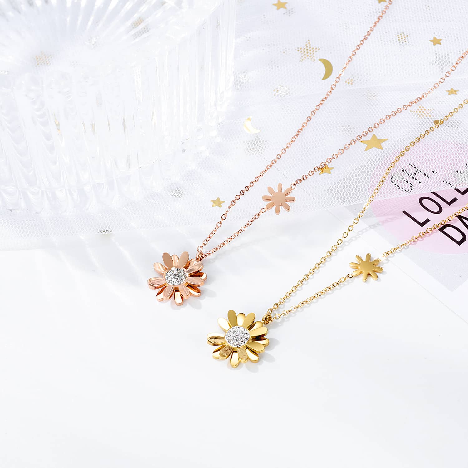 18K Gold Plated Stainless Steel Daisy Pendant Necklace