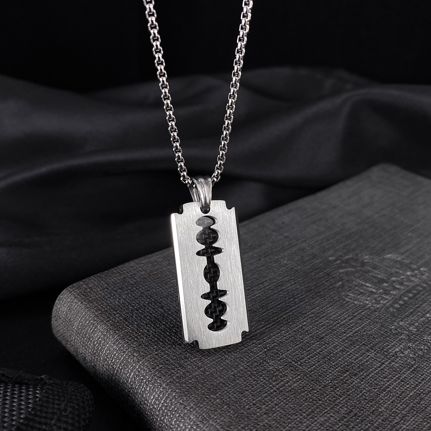 Wholesale Men’s Stainless Steel Razor Blade Pendant Jewelry Necklace