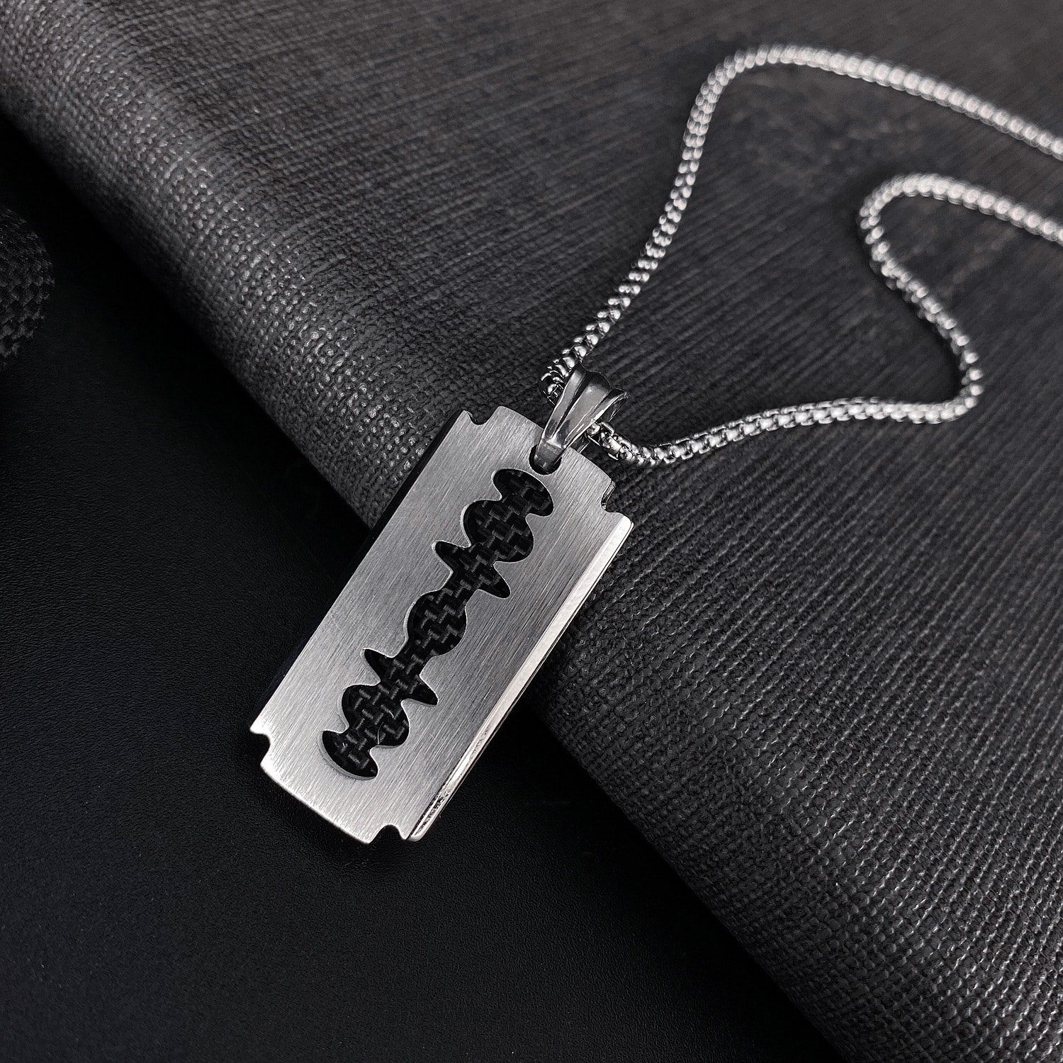 Wholesale Men’s Stainless Steel Razor Blade Pendant Jewelry Necklace