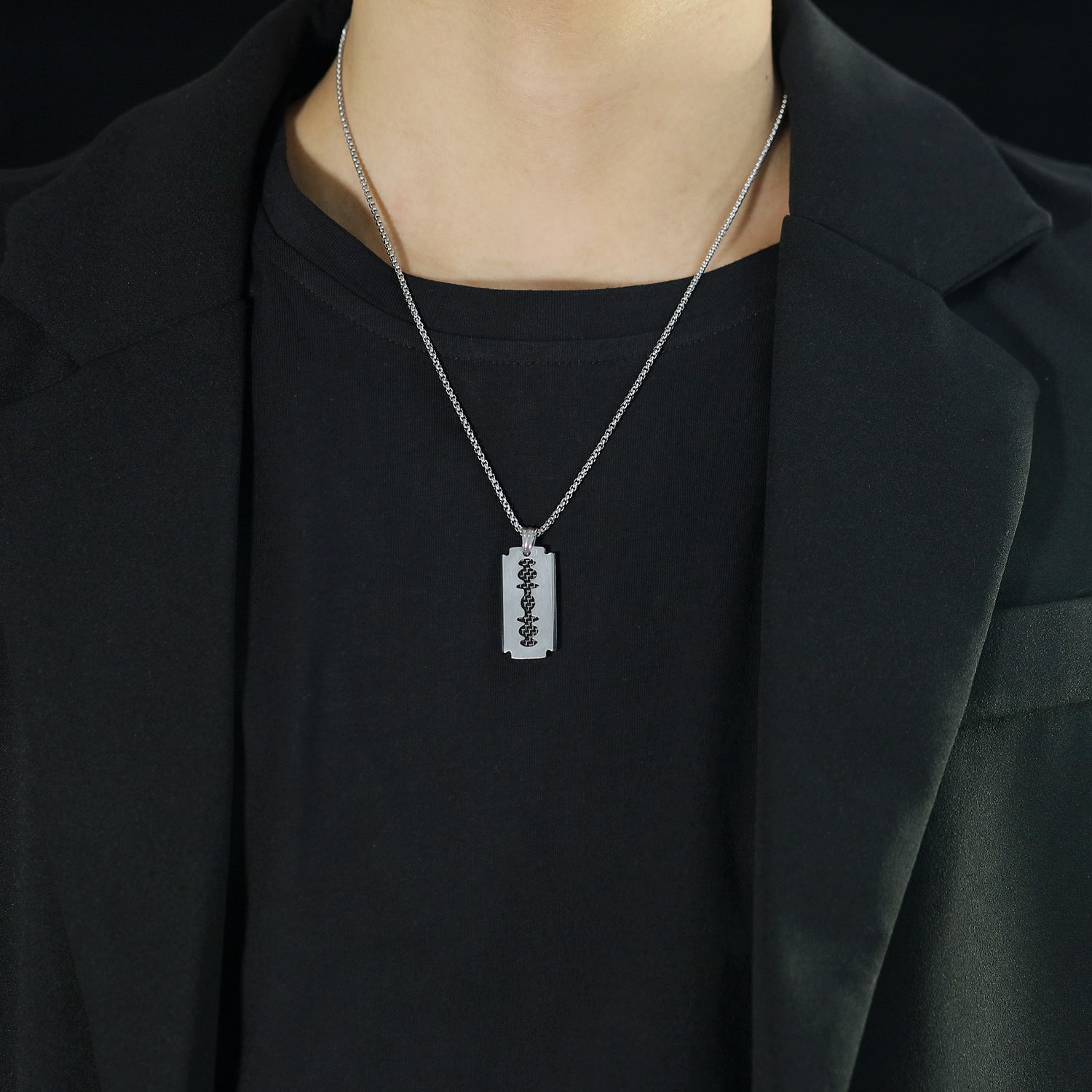 Wholesale Men’s Stainless Steel Razor Blade Pendant Jewelry Necklace