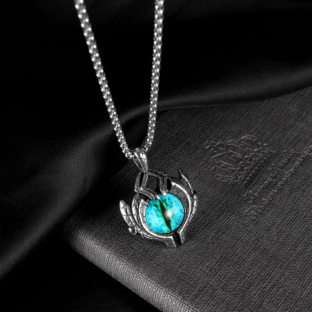 Devil’s Eye Pendant Men’s Necklace – A Fashionable Accessory for Every Outfit