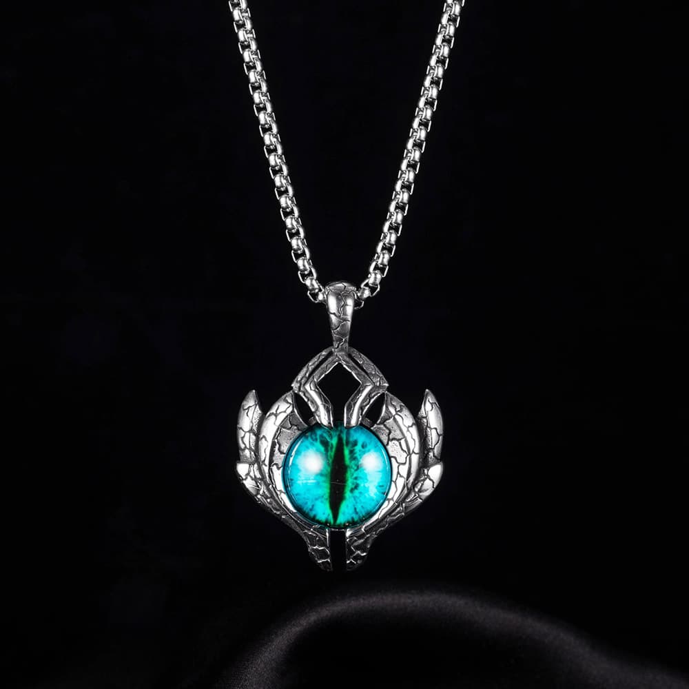 Devil’s Eye Pendant Men’s Necklace – A Fashionable Accessory for Every Outfit