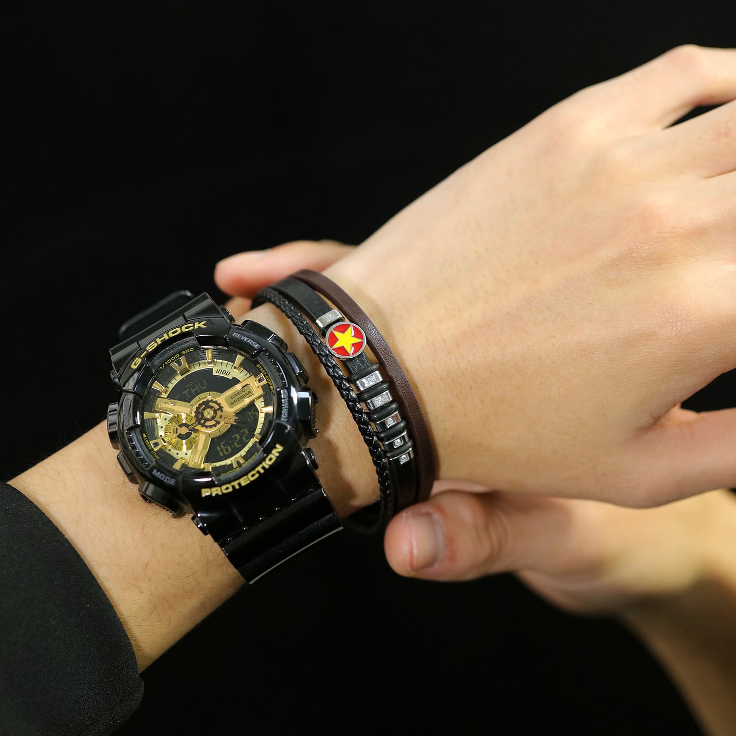 Multi-Layered Leather Bracelet for Men – Featuring a Trendy Five-Point Star Design
