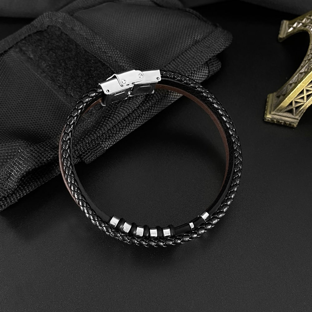 Multi-Layered Leather Bracelet for Men – Featuring a Trendy Five-Point Star Design