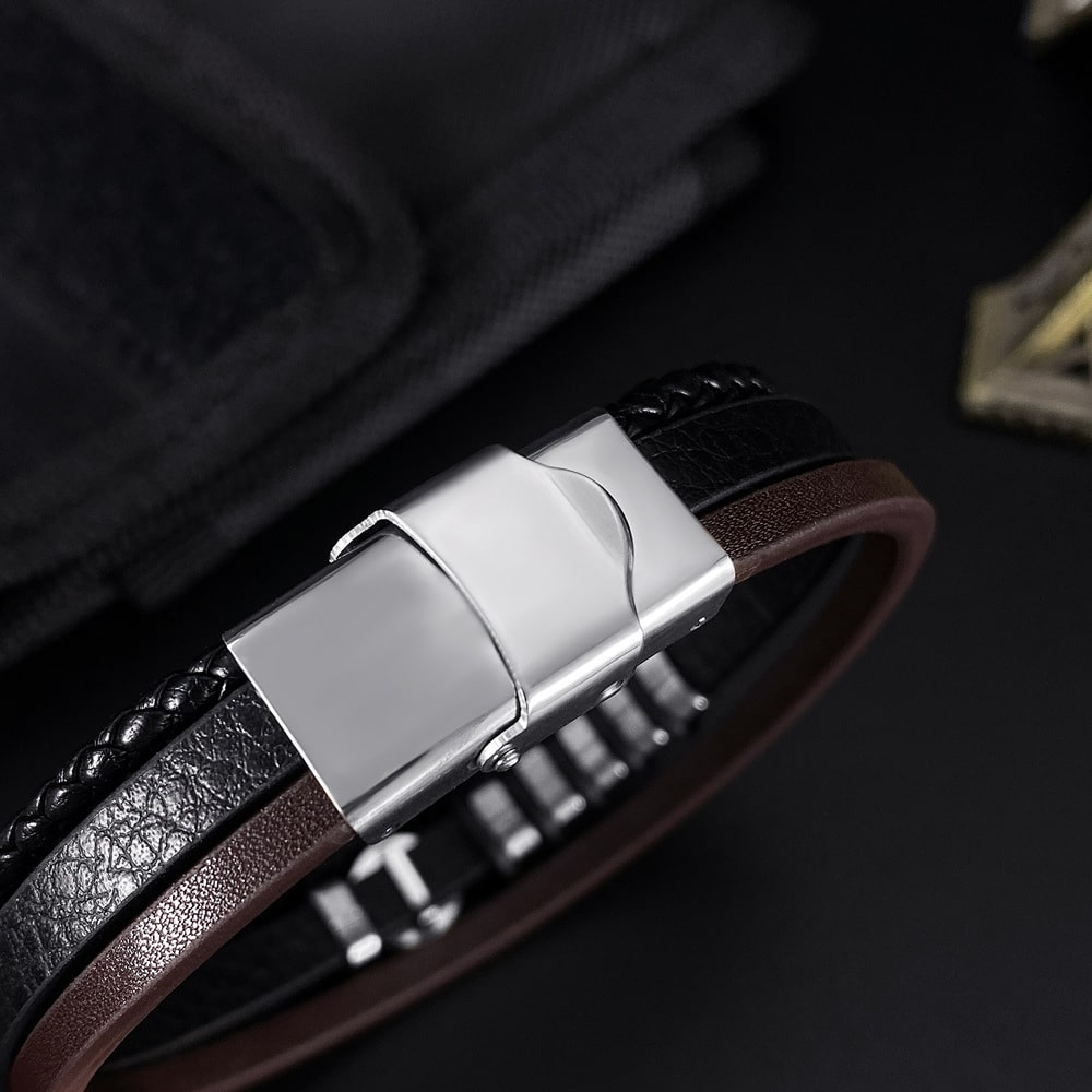 Multi-Layered Leather Bracelet for Men – Featuring a Trendy Five-Point Star Design