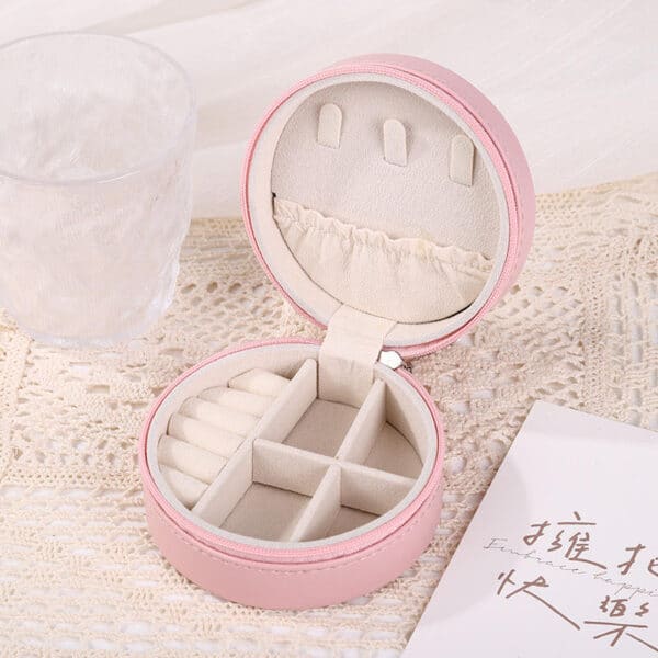 Travel mini jewelry storage case