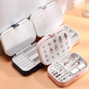 minimal jewelry organizer