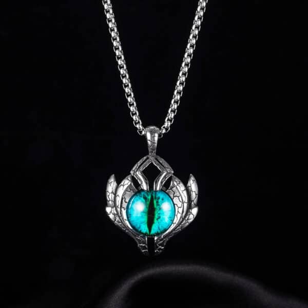 Devil's Eye Pendant Men's Necklace - A Fashionable Accessory for Every Outfit